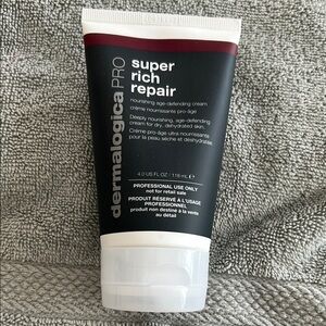Dermalogica Super Rich Repair Cream - Black and White